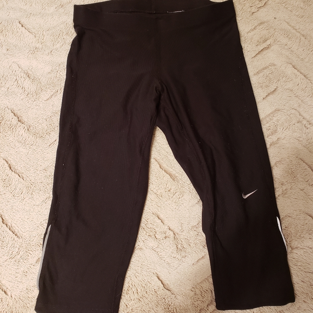 Nike Knee Length Dri Fit Crop